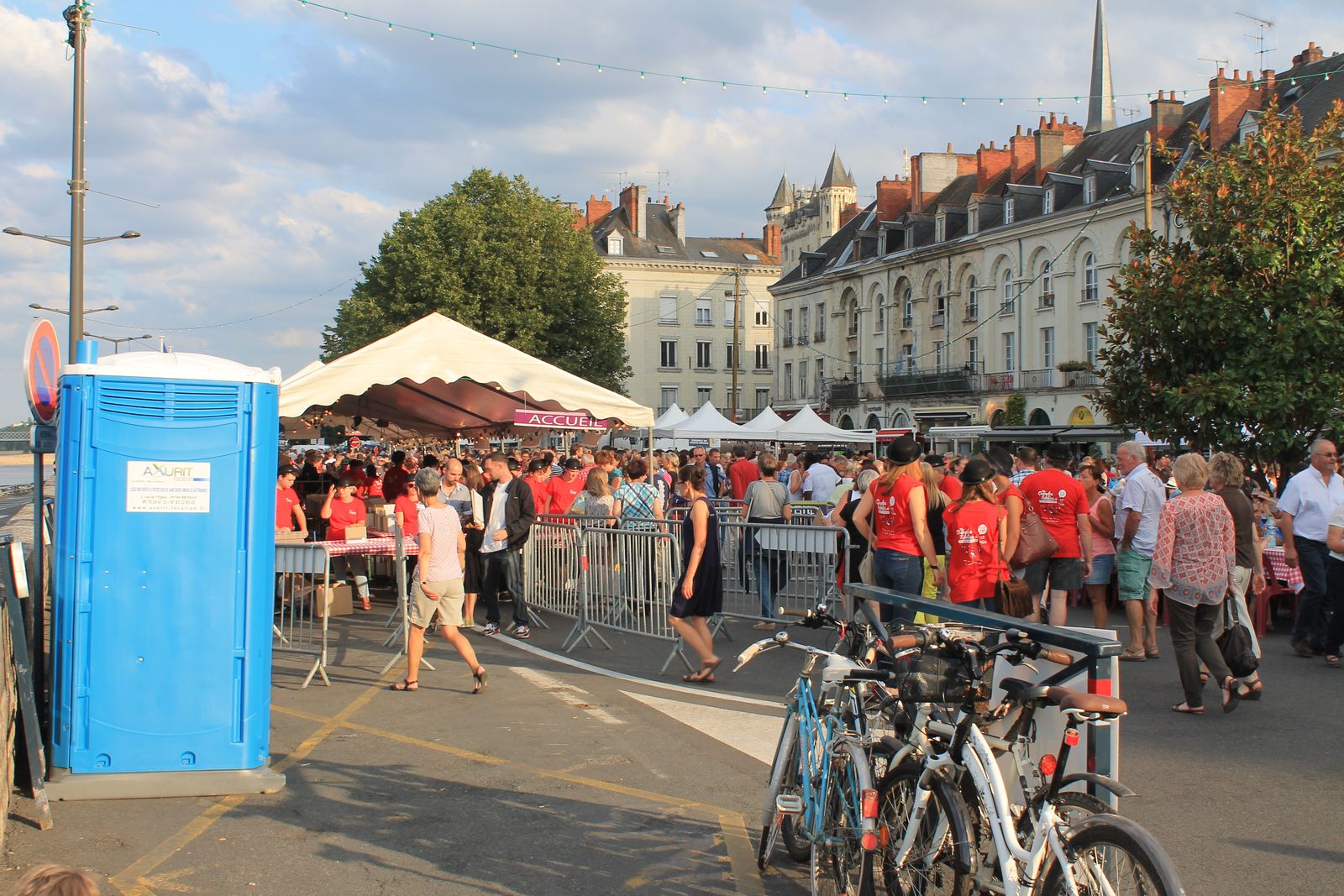 AXURIT Location — location de sanitaires Brossay