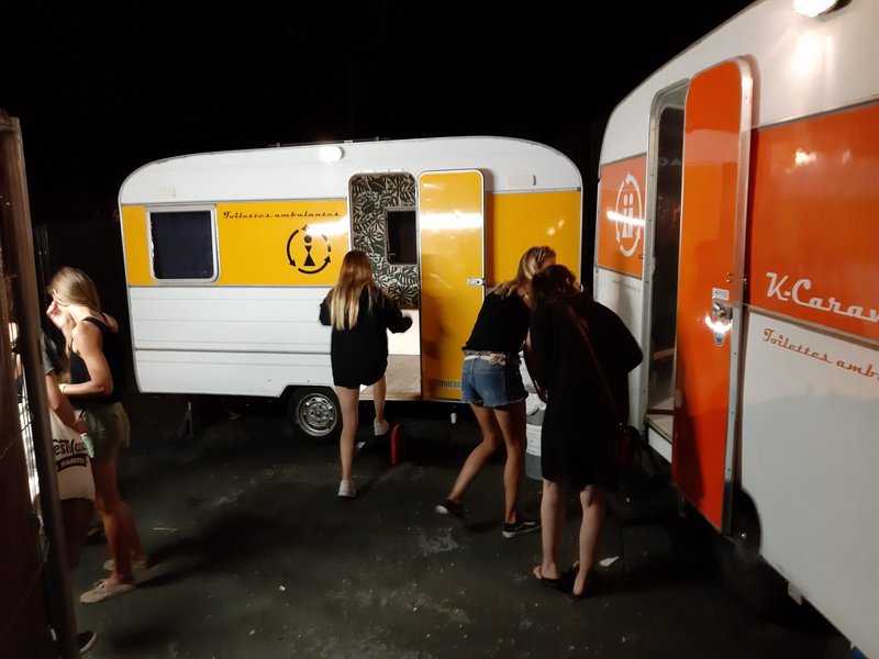 K-caravane - Location toilettes sèches mobiles au Pays Basque & Landes — location sanitaires événementiels