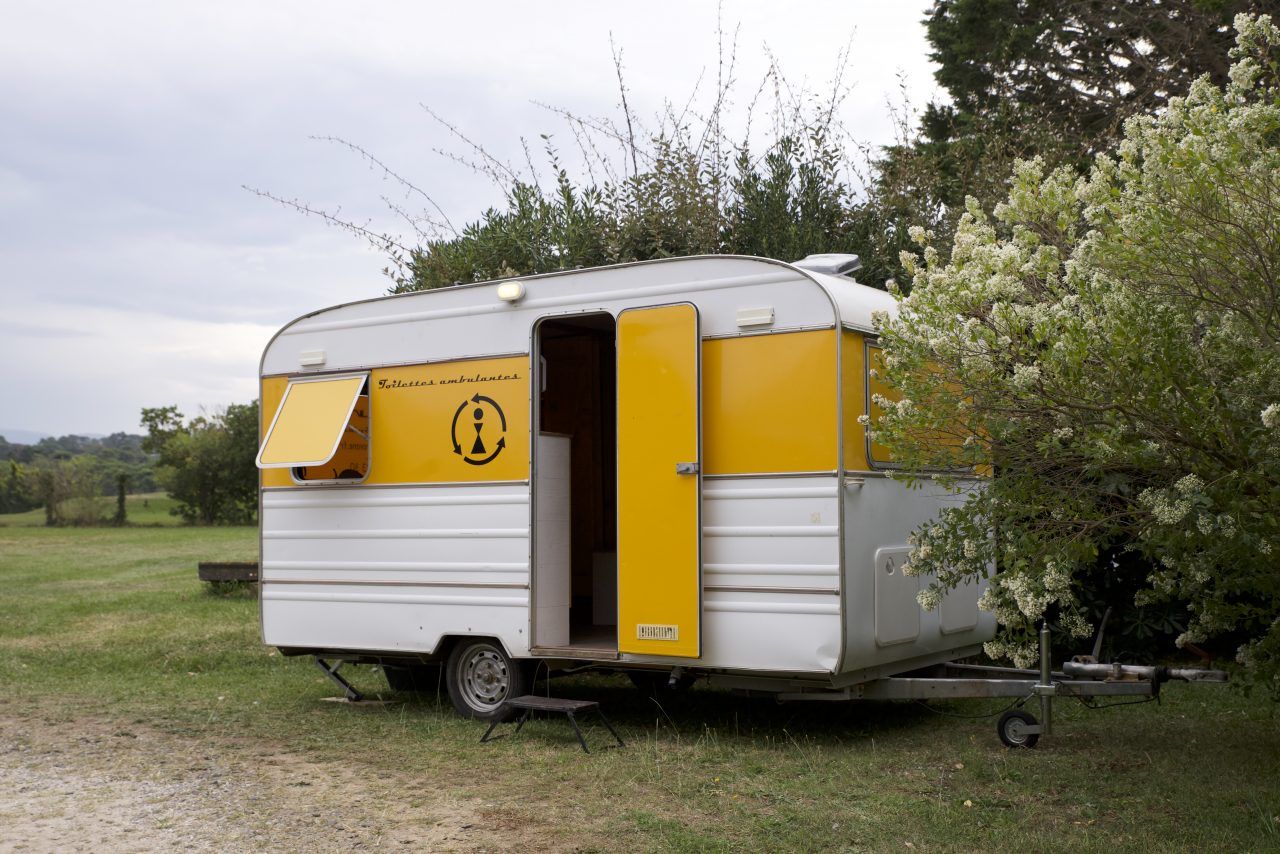 K-caravane - Location toilettes sèches mobiles au Pays Basque & Landes — location de sanitaires Biarritz