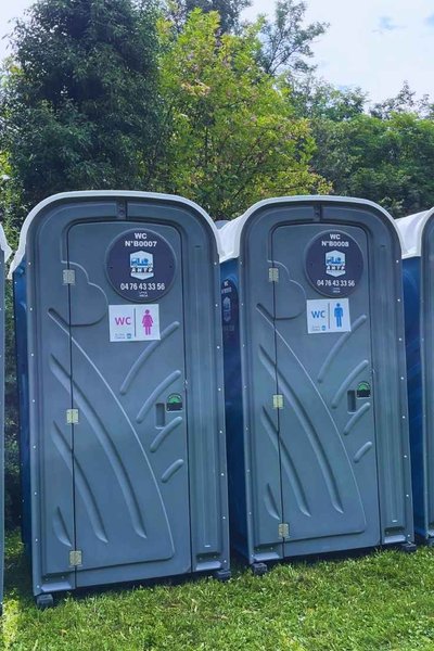 Location de Toilettes Sèches - WC chimiques pour Événements — location sanitaires événementiels