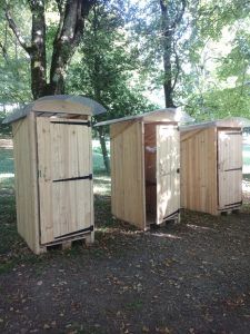 Popos & Copeaux, Location de toilettes sèches — location de sanitaires Theys