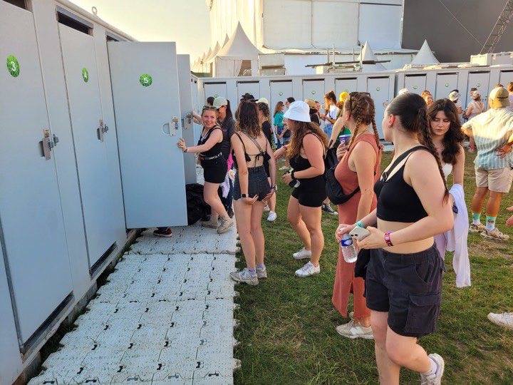 HAPPEE Services — cabines sanitaires premium, location toilettes, douches, lave-mains